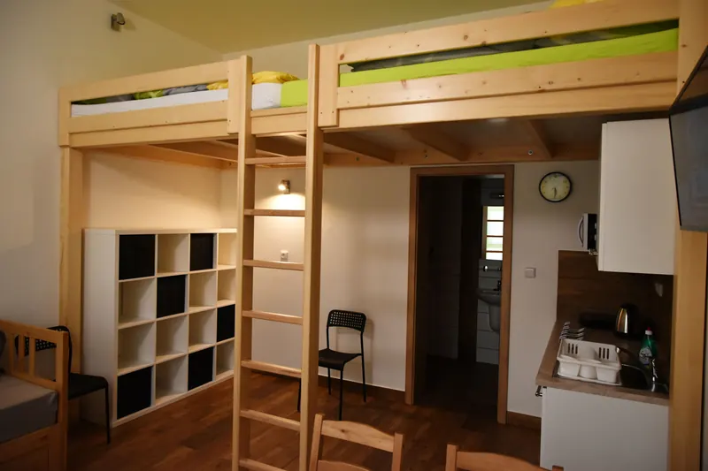 Ukázka přízemního apartmánu se zvýšeným patrem na spaní